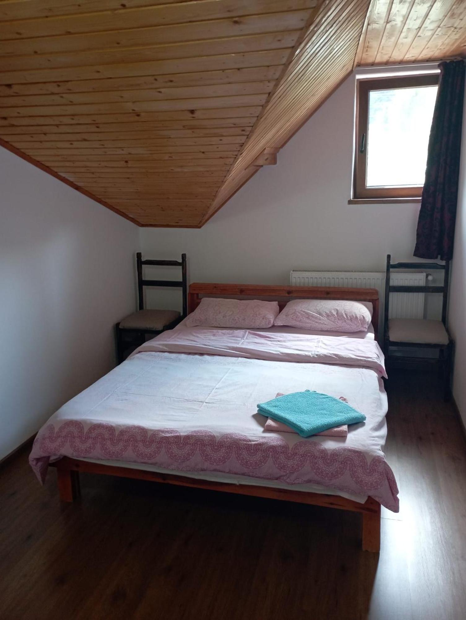 Pensiunea Dates Кырцишоара Номер фото